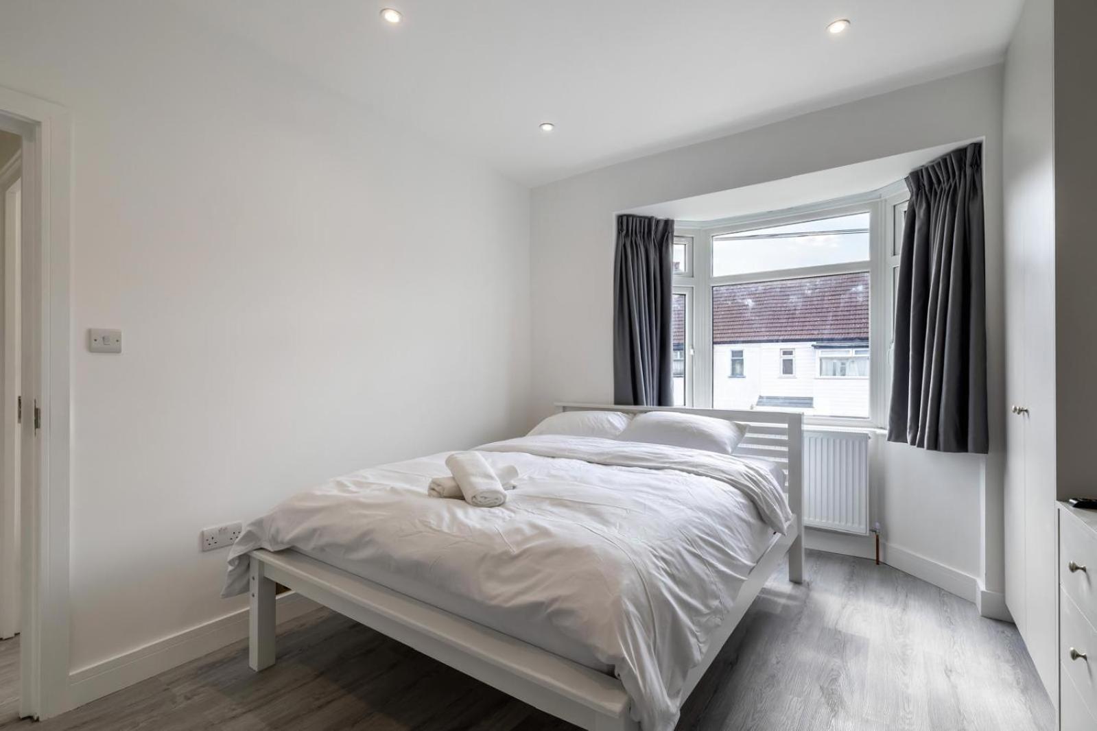 Modern Home With Driveway Parking For 2 Vehicles, Near Tottenham Hotspur Stadium, White Hart Lane Train Station 伦敦 外观 照片